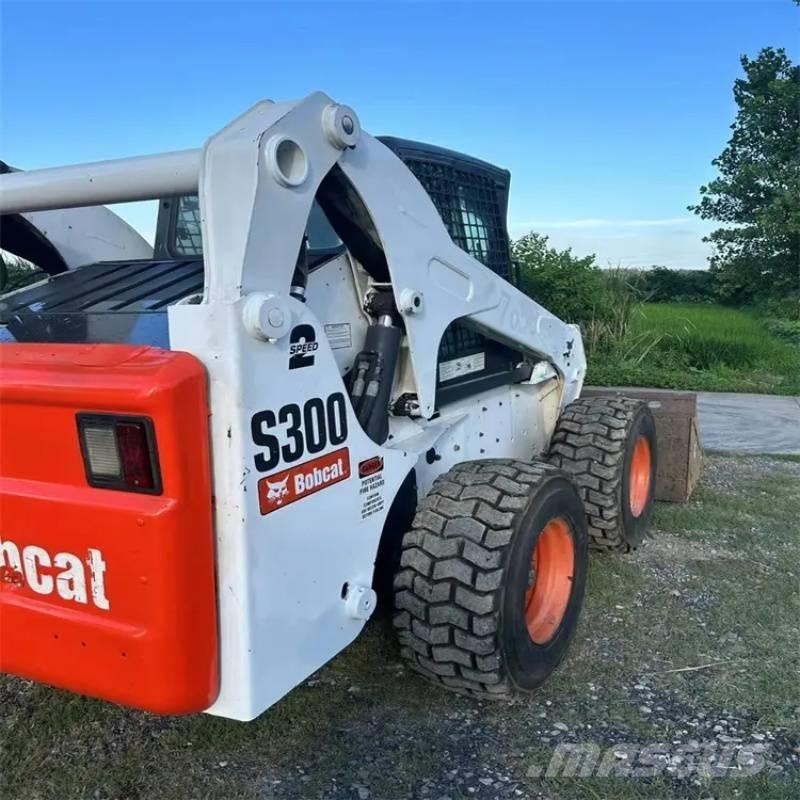 Bobcat s 300 スキッドステアローダー