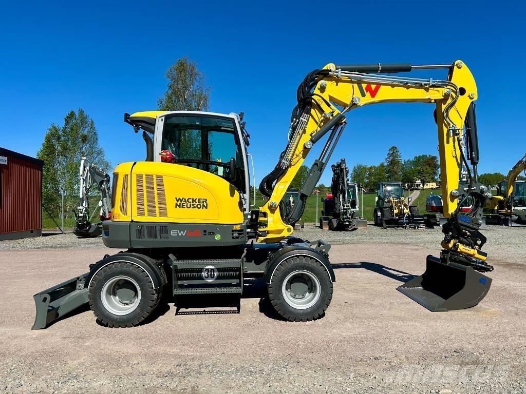 Wacker Neuson EW65 ホイール式油圧ショベル（パワーショベル・ユンボ・バックホー）