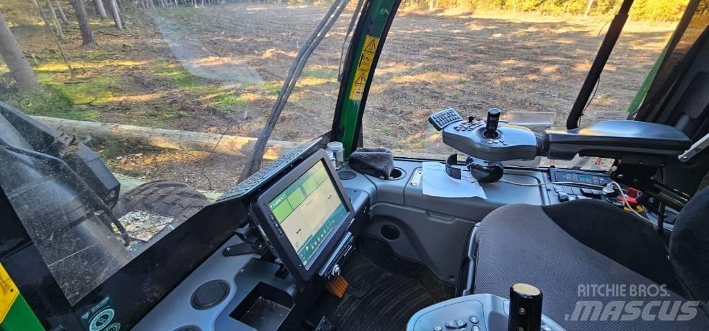 John Deere 1270 G ハーベスター
