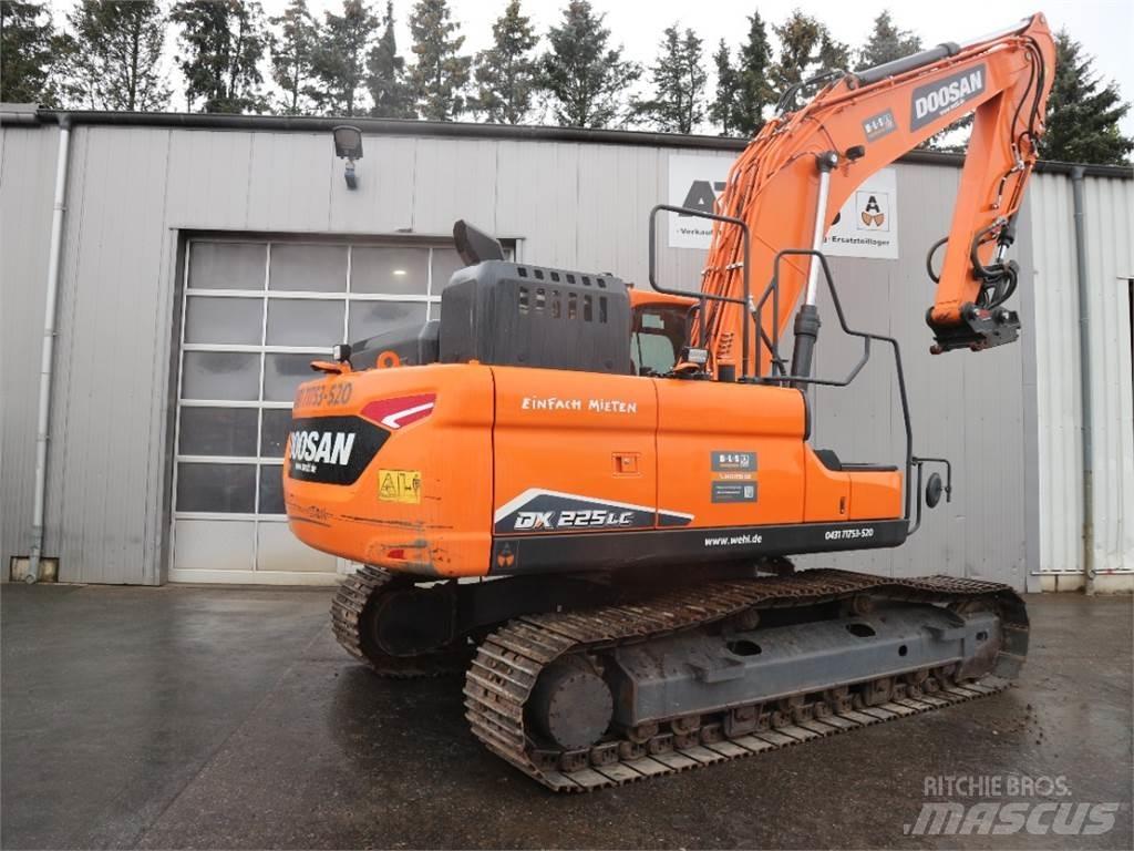 Doosan DX225LC-7 大型油圧ショベル12t以上（パワーショベル・ユンボ）