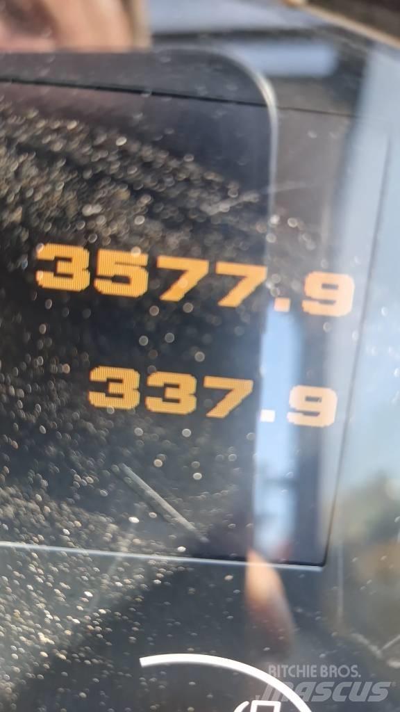 JCB 535-140 テレスコーピックハンドラー