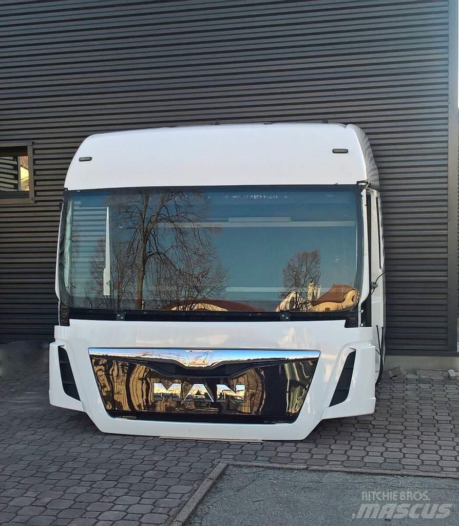 MAN TGX XLX EURO 6 キャビン及び内装