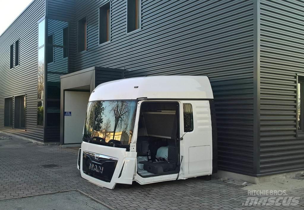 MAN TGX XLX EURO 6 キャビン及び内装
