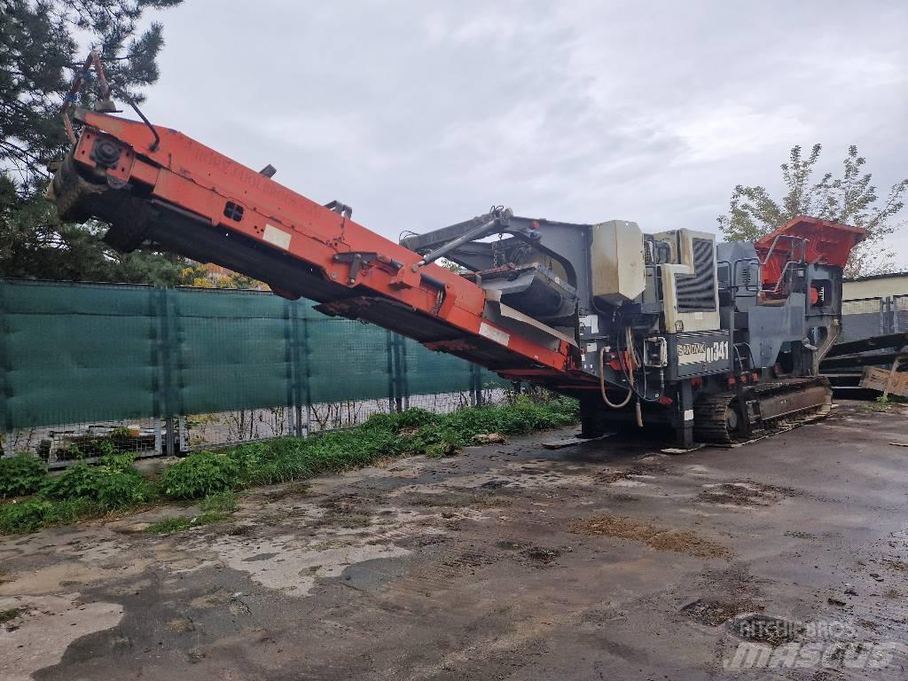 Sandvik QJ 341 自走式クラッシャー