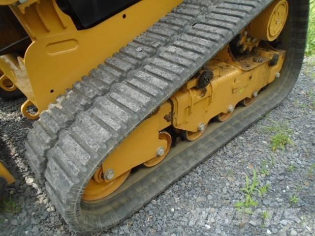 CAT 239 D スキッドステアローダー