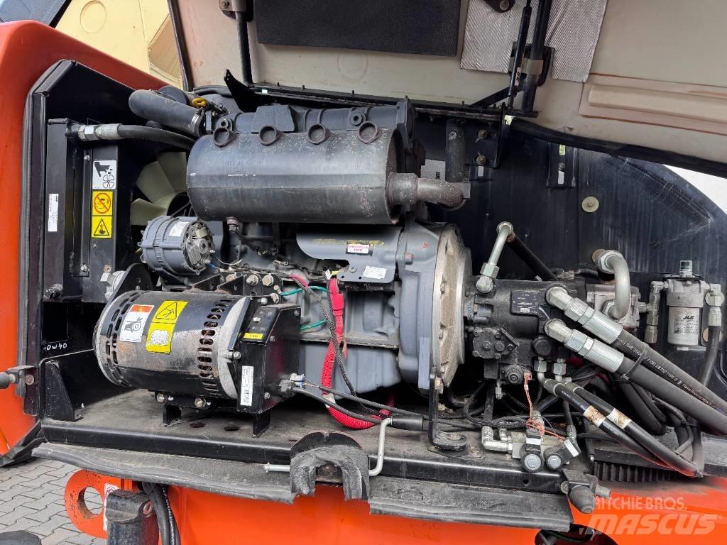 JLG 660 SJ ブームリフト　直伸型