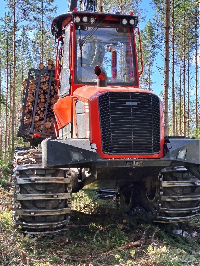 Komatsu 845 フォワーダー