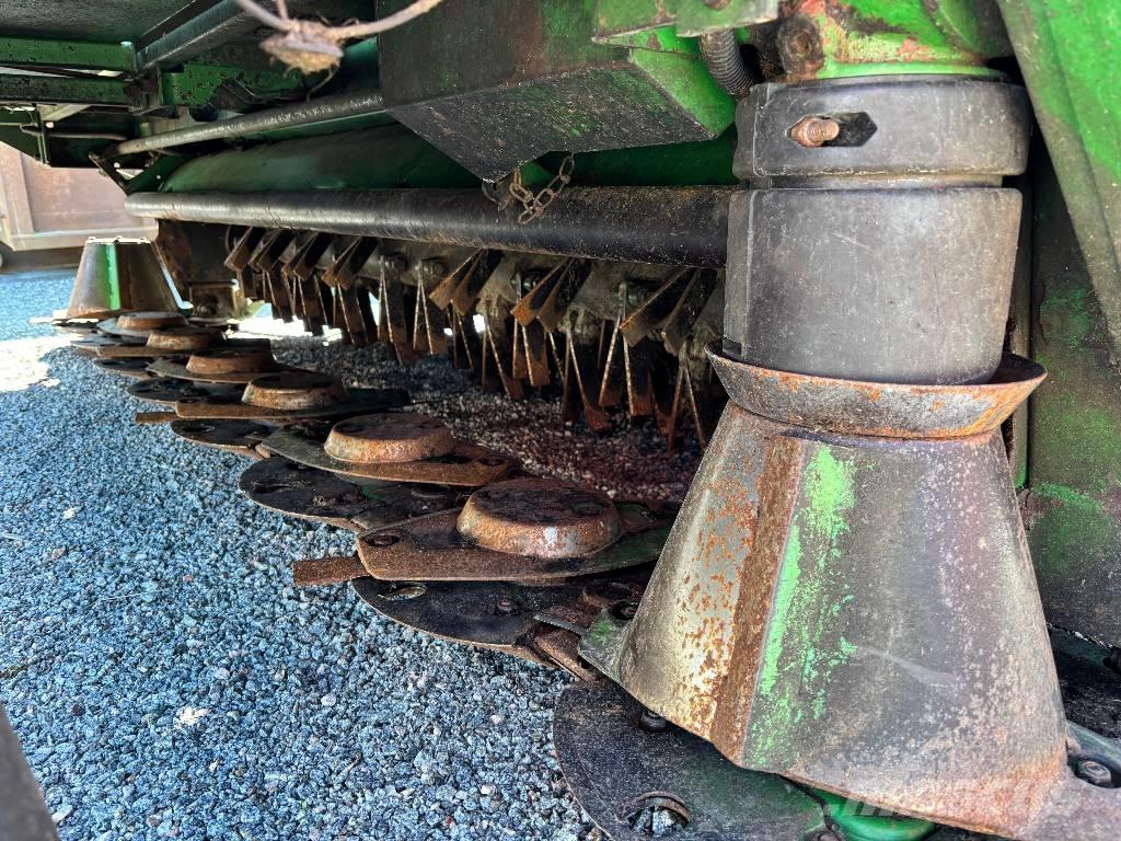 John Deere 131 モアーコンディショナー