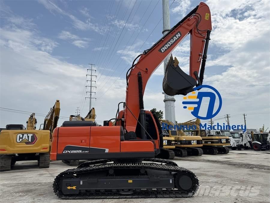 Doosan DX 225 LC-9C 大型油圧ショベル12t以上（パワーショベル・ユンボ）