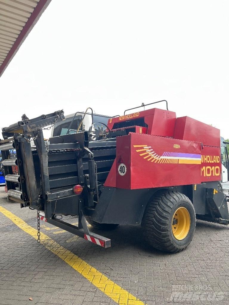 New Holland D 1010 スクエアベーラー