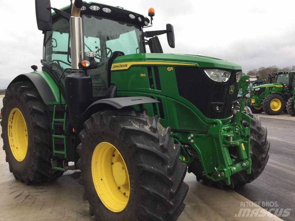 John Deere 6R250 トラクター