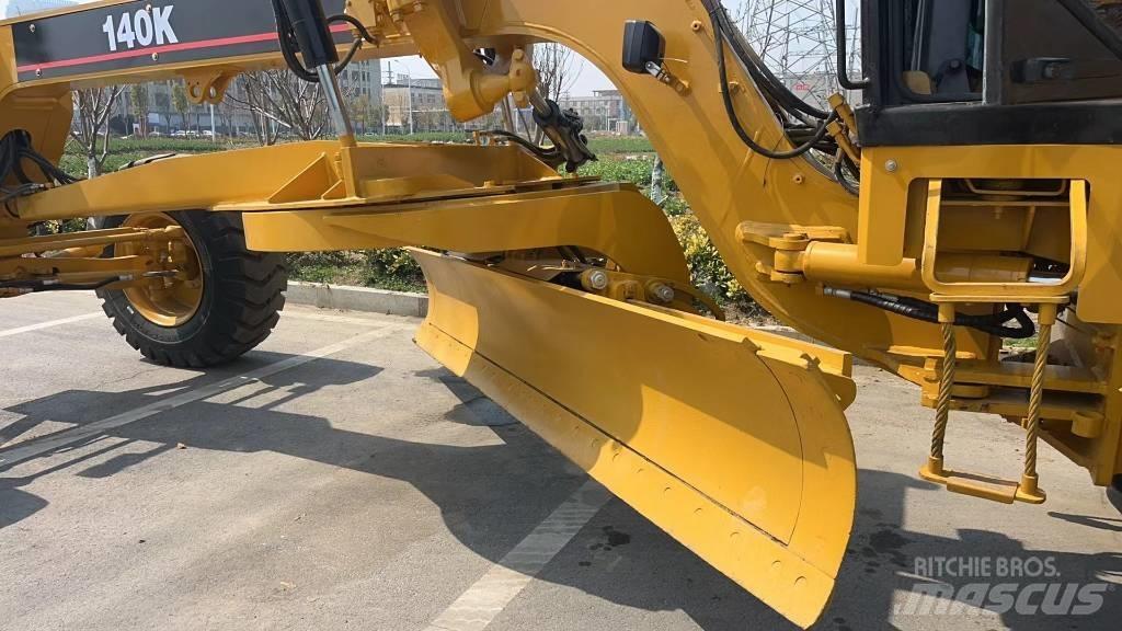 CAT 140 K モーターグレーダー