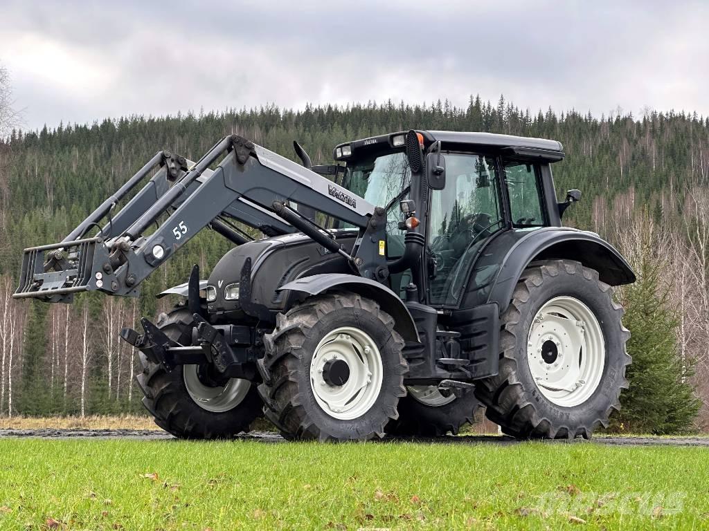 Valtra N 142 Versu トラクター