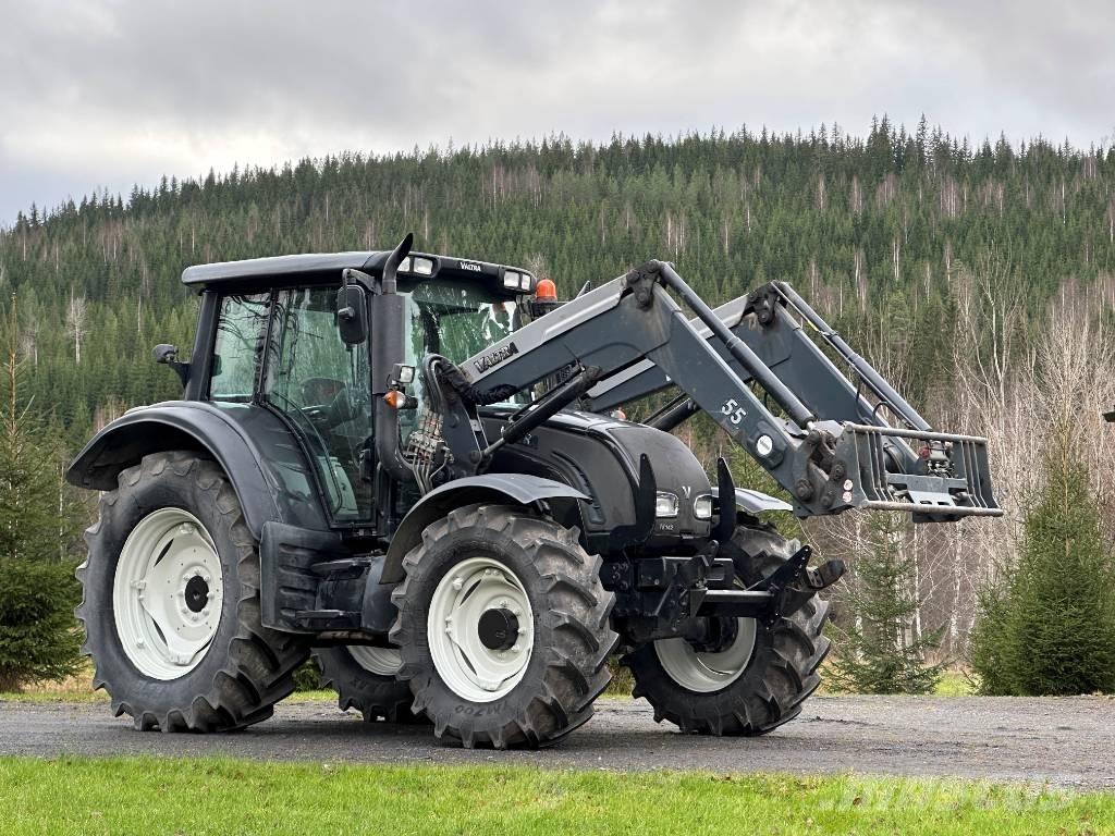 Valtra N 142 Versu トラクター