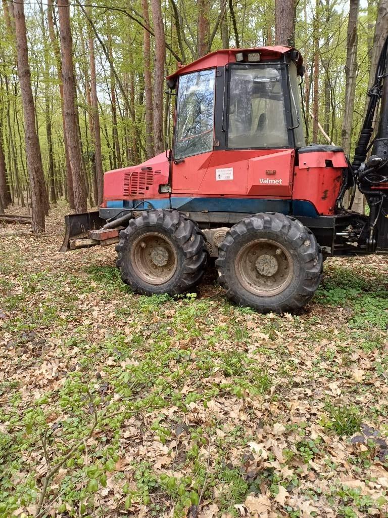 Valmet 840.2 フォワーダー