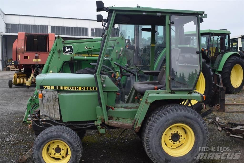 John Deere 755 トラクター