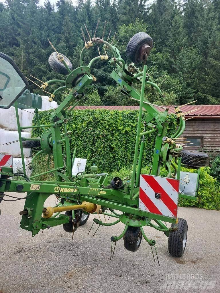 Krone KWT 7.82 テッダー・テッダーレーキ