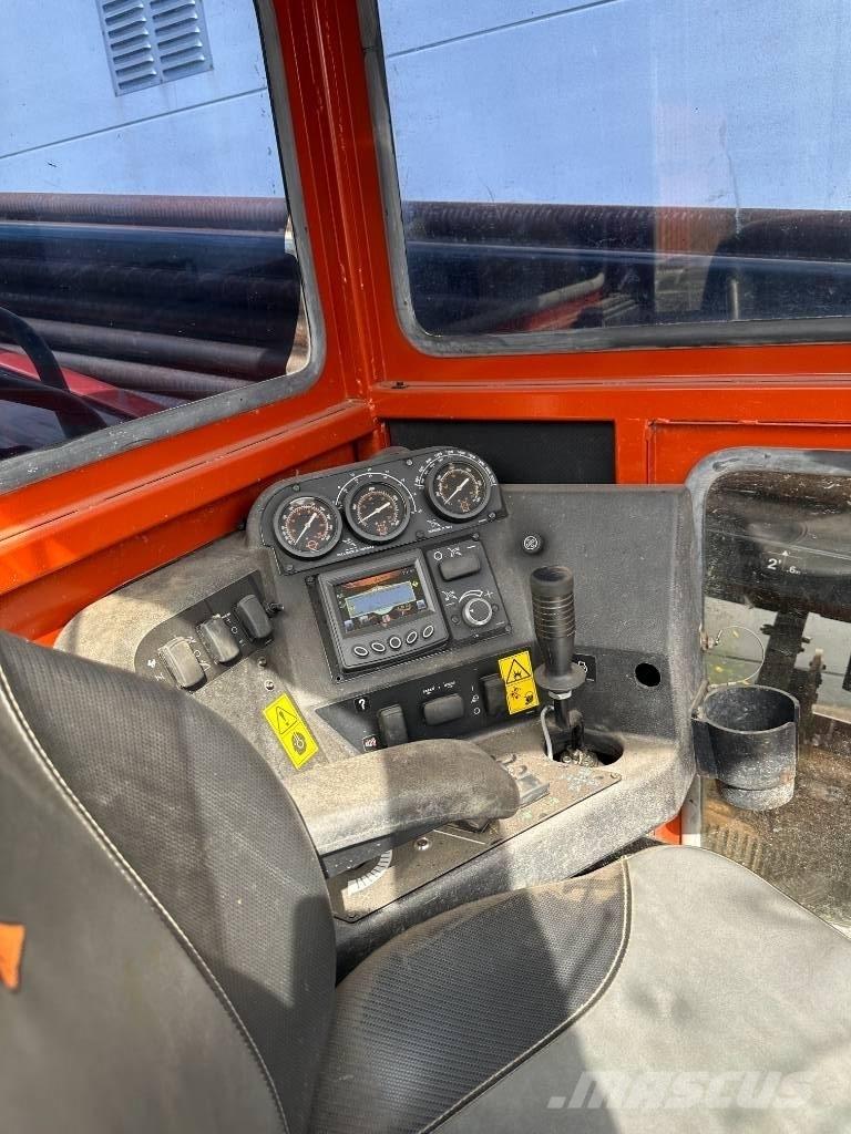 Ditch Witch JT 20 水平掘削リグ
