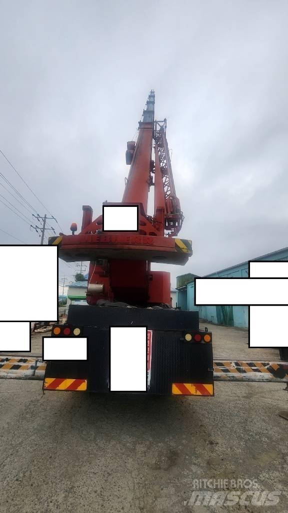 Liebherr LTM 1055-1 オールテレーンクレーン