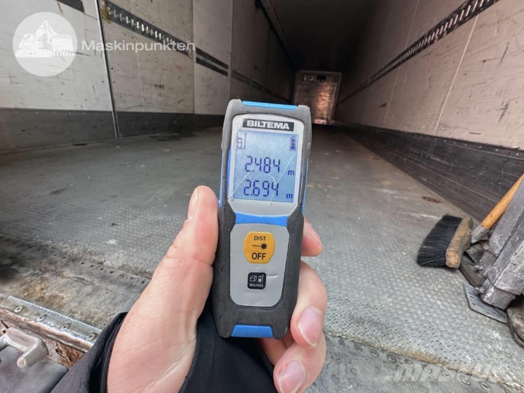 Schmitz SKO 24 冷凍冷蔵トレーラー