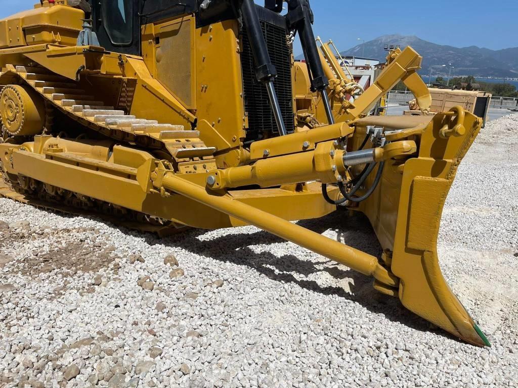 CAT D9N ブルドーザー