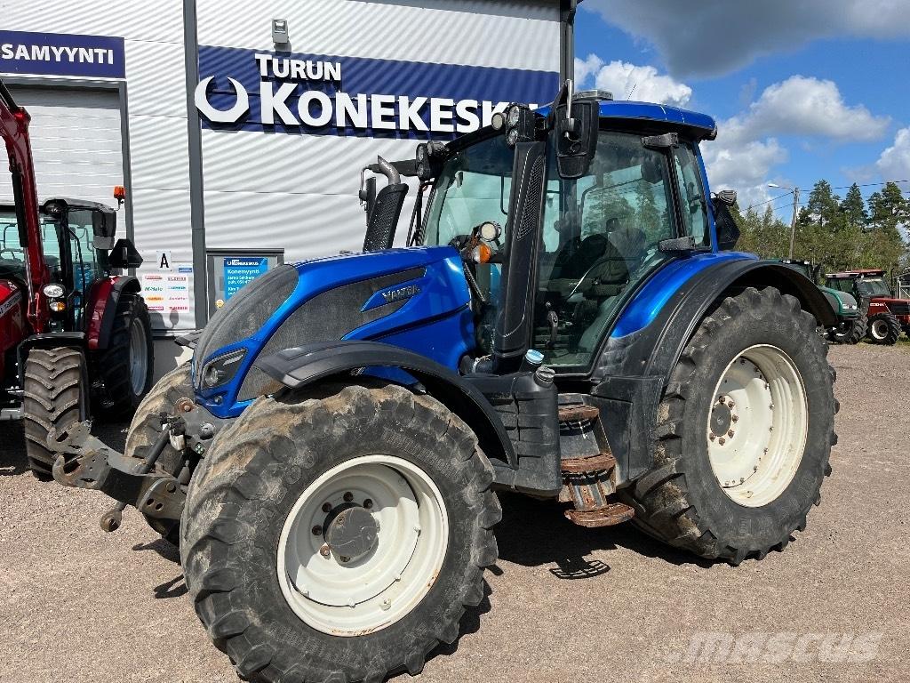 Valtra N174 トラクター