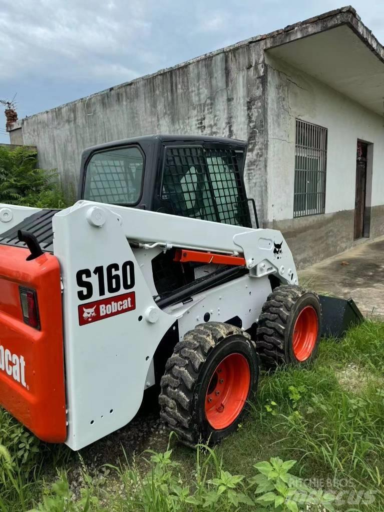 Bobcat S160 スキッドステアローダー