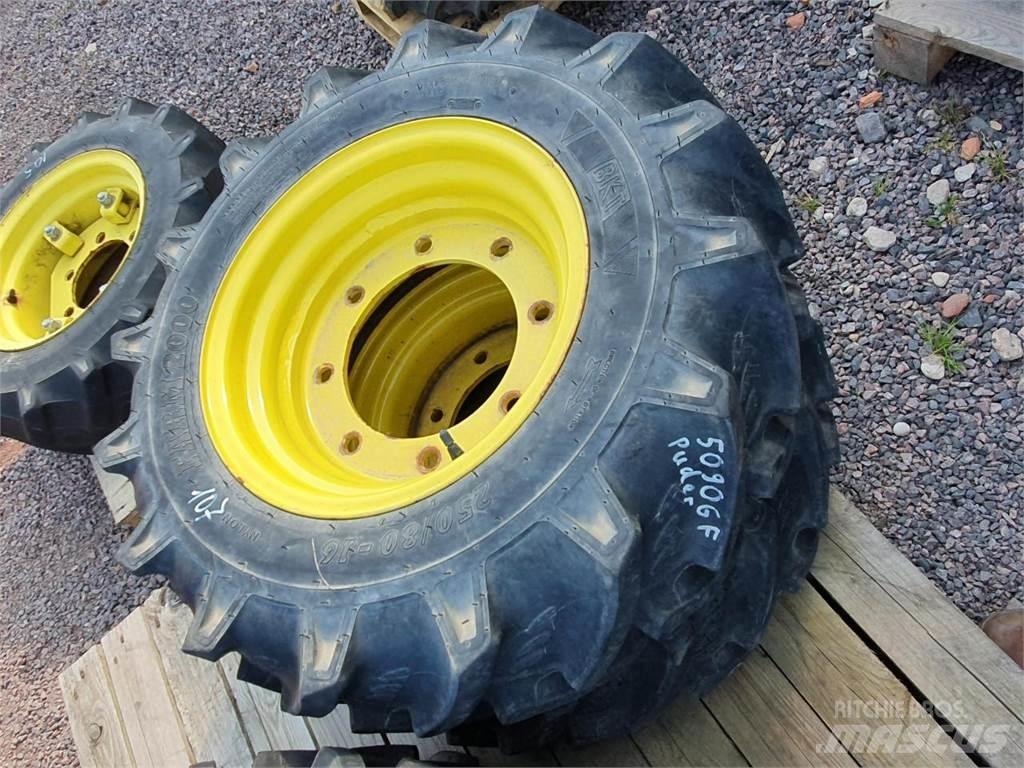 BKT 250/80-16 x2 タイヤ、ホイル、リム