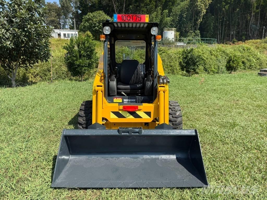 Komatsu SK 820 スキッドステアローダー