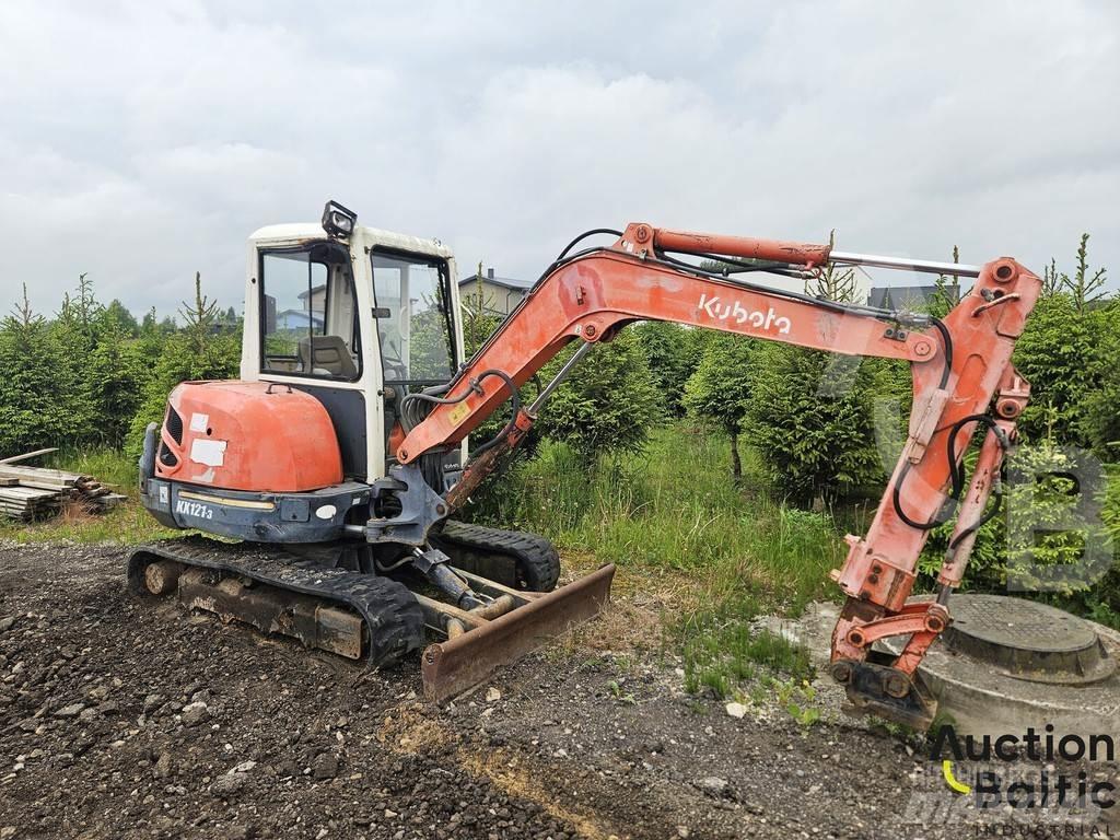 Kubota KX 121-3 ミニ油圧ショベル 7t以下（ミニユンボ・ミニディガー）