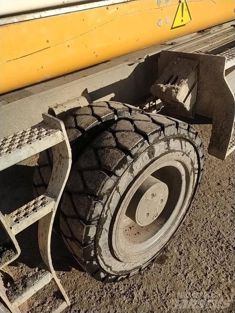 Liebherr LH 24 M 廃棄物／工業産廃処理機