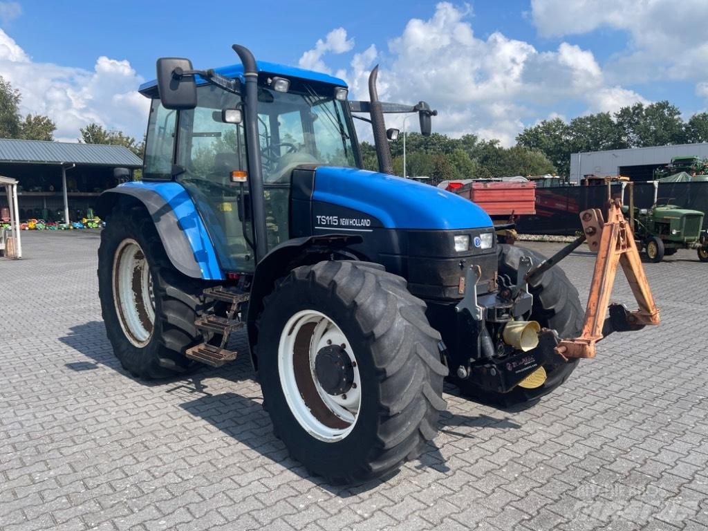 New Holland TS 115 トラクター