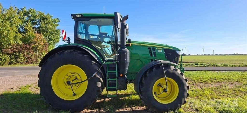 John Deere 6250R トラクター