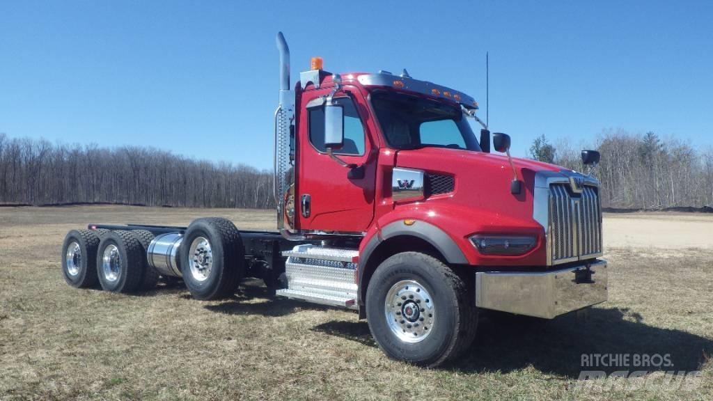 Western Star 49 X キャブ付きシャーシ