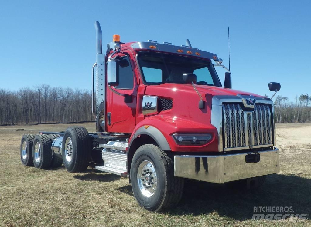 Western Star 49 X キャブ付きシャーシ