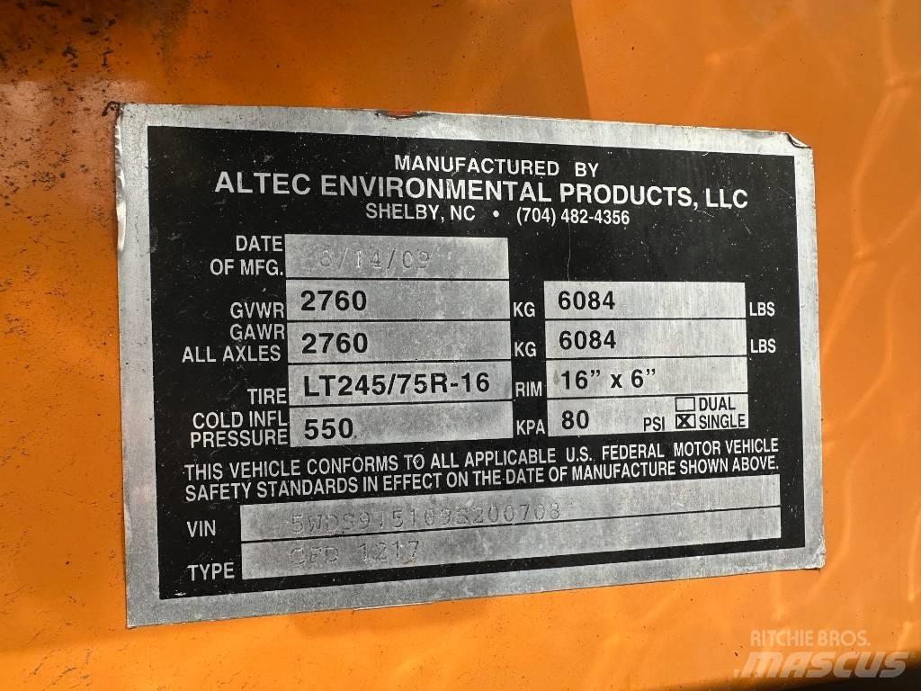 Altec CFD 1217 ウッドチップ運搬用トレーラー