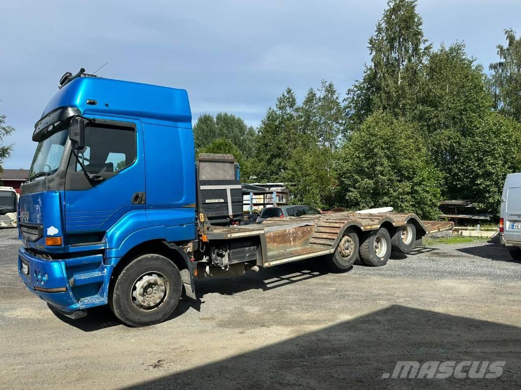 Sisu E11 林業機械輸送トラック