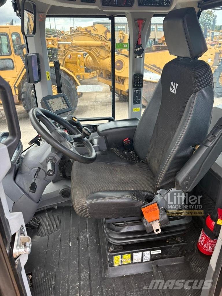 CAT 926 M ホイールローダー・タイヤショベル