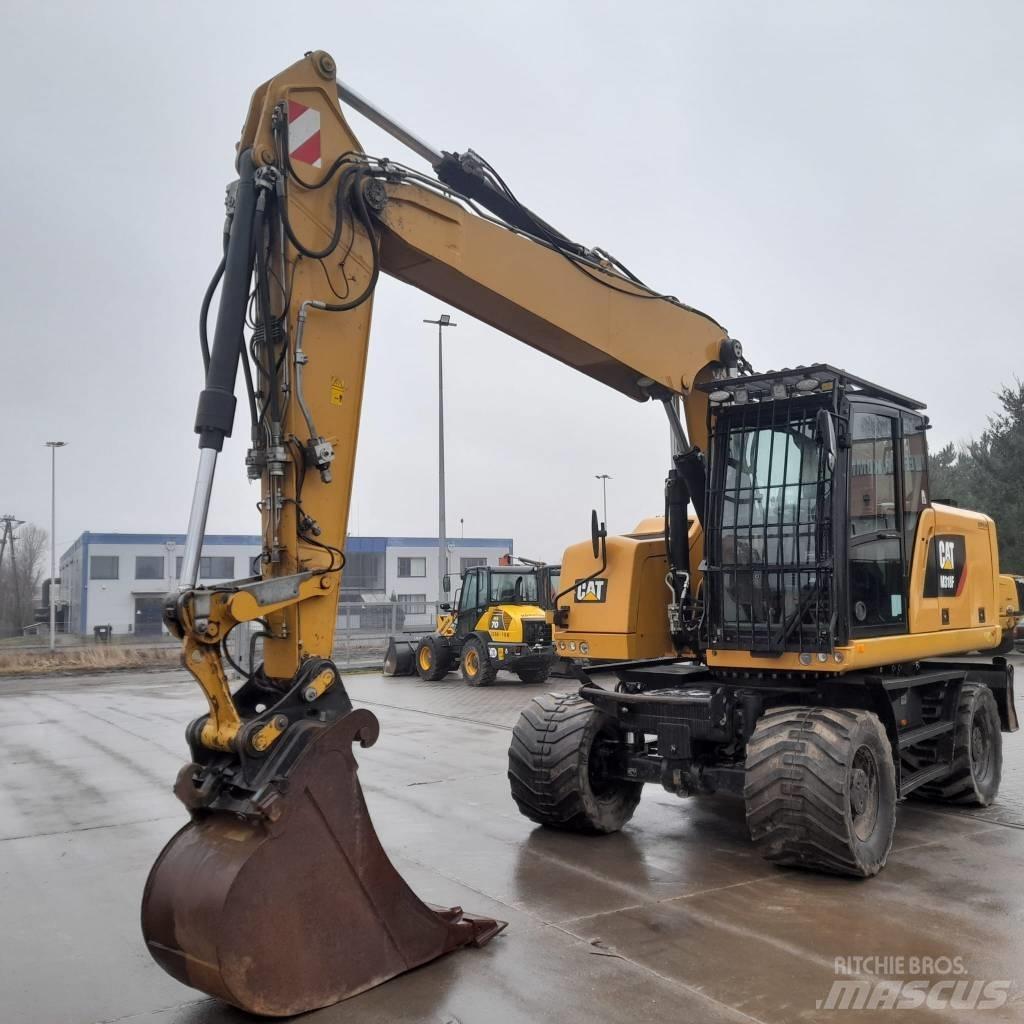 CAT M 318 F ホイール式油圧ショベル（パワーショベル・ユンボ・バックホー）