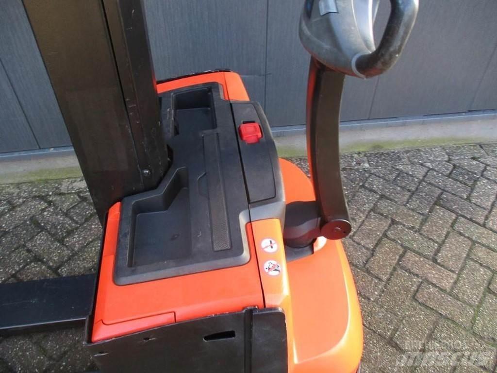 BT SWE 080L ウォーキンフォークリフト