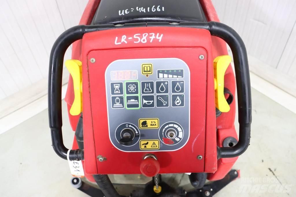 RCM Mega 732 路面清掃機