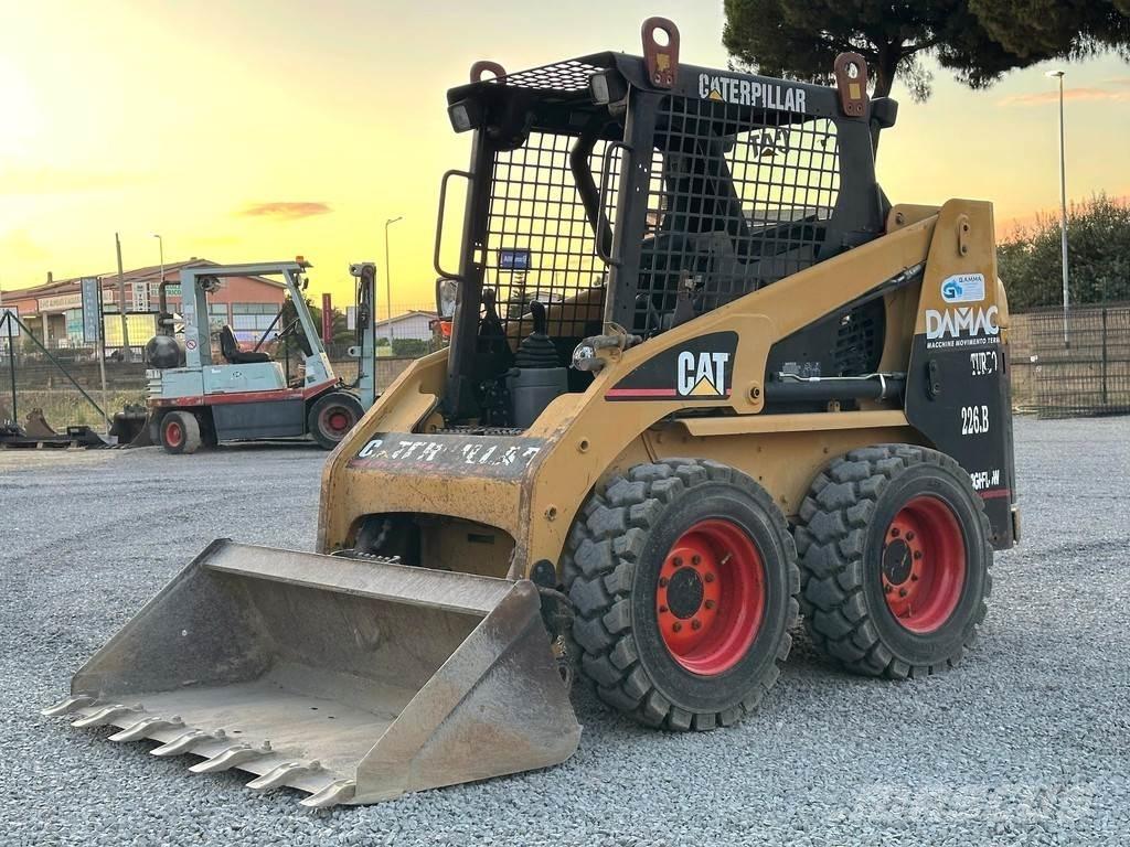 CAT 226BHF ミニローダー