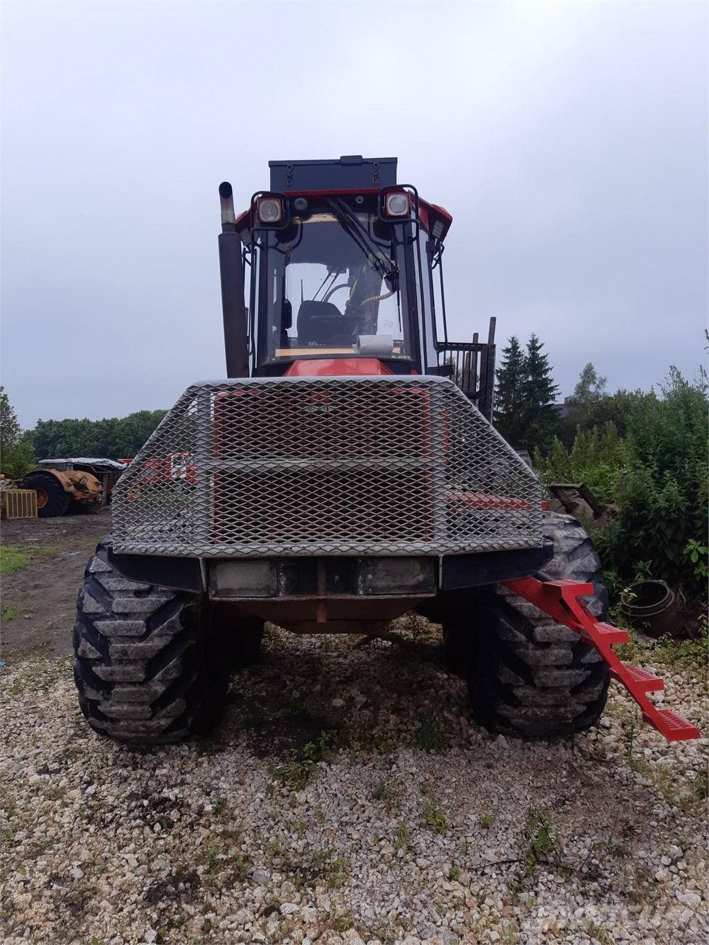 Komatsu 860.4 フォワーダー