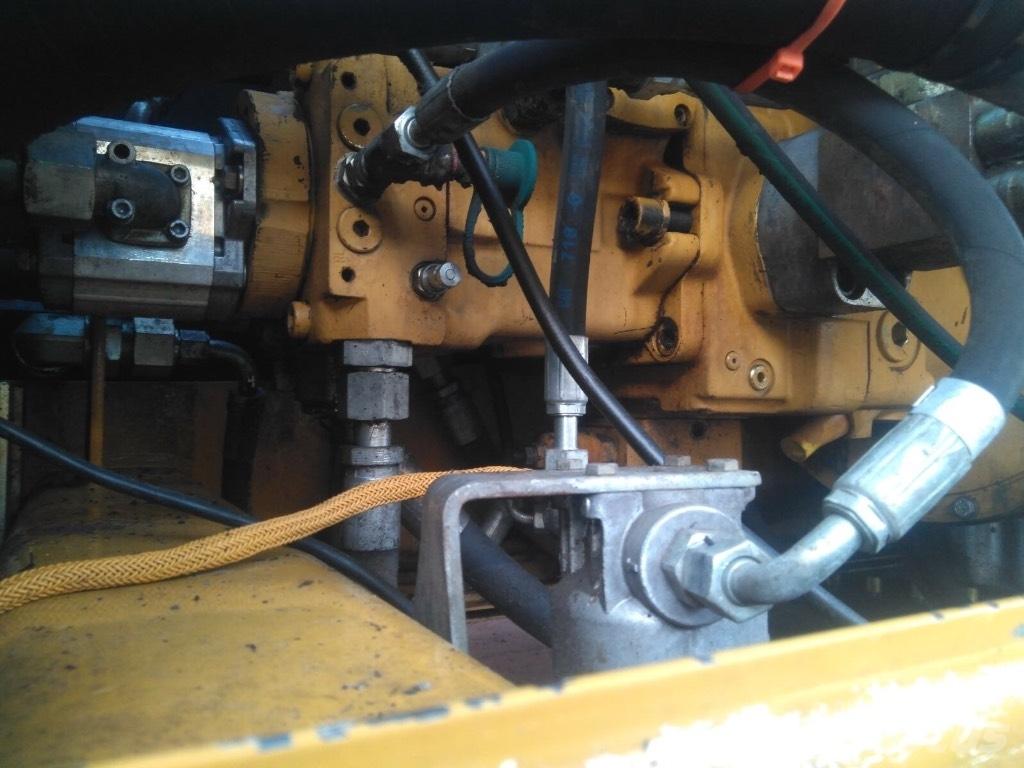CAT M 322D MH 廃棄物／工業産廃処理機