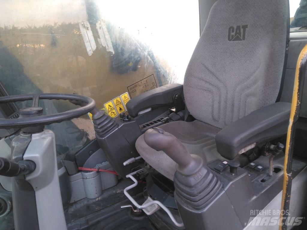CAT M 322D MH 廃棄物／工業産廃処理機