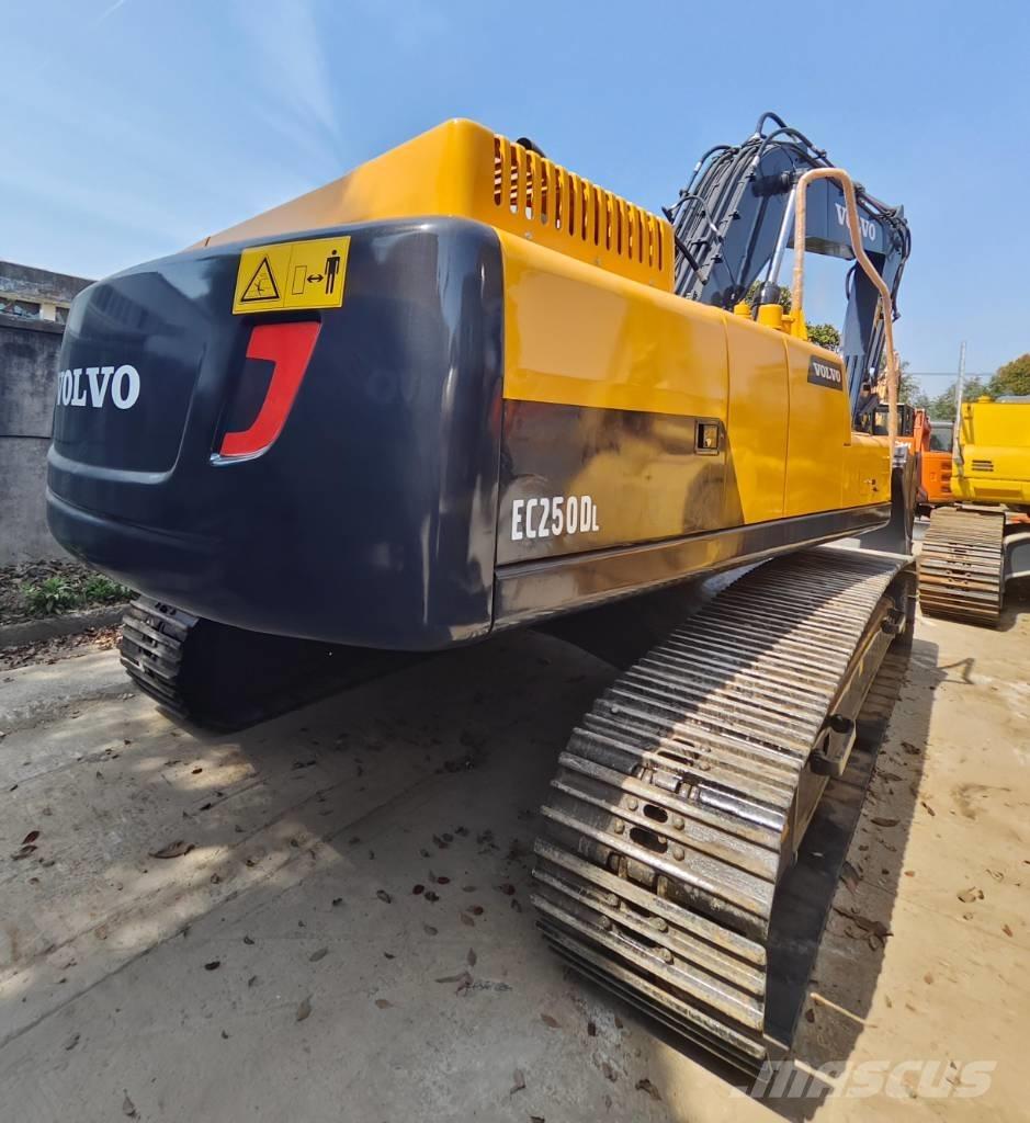 Volvo EC 250 D L 大型油圧ショベル12t以上（パワーショベル・ユンボ）