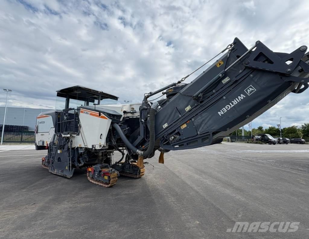 Wirtgen W 200 Fi アスファルトコールドミリングマシーン