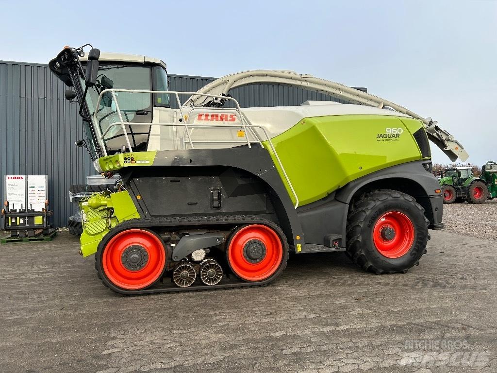 CLAAS Jaguar 960 TT 自走式フォレージハーベスター
