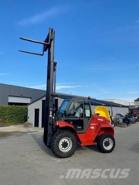 Manitou M 30.4 ラフターテレントラック