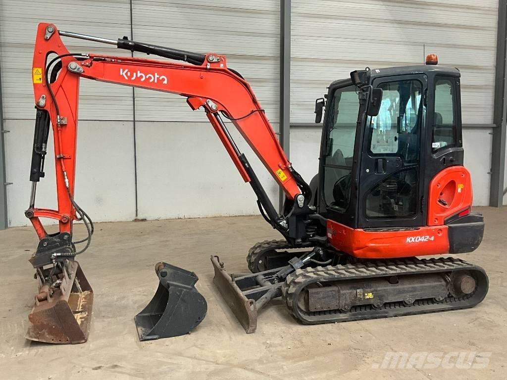 Kubota KX 042-4 ミニ油圧ショベル 7t以下（ミニユンボ・ミニディガー）